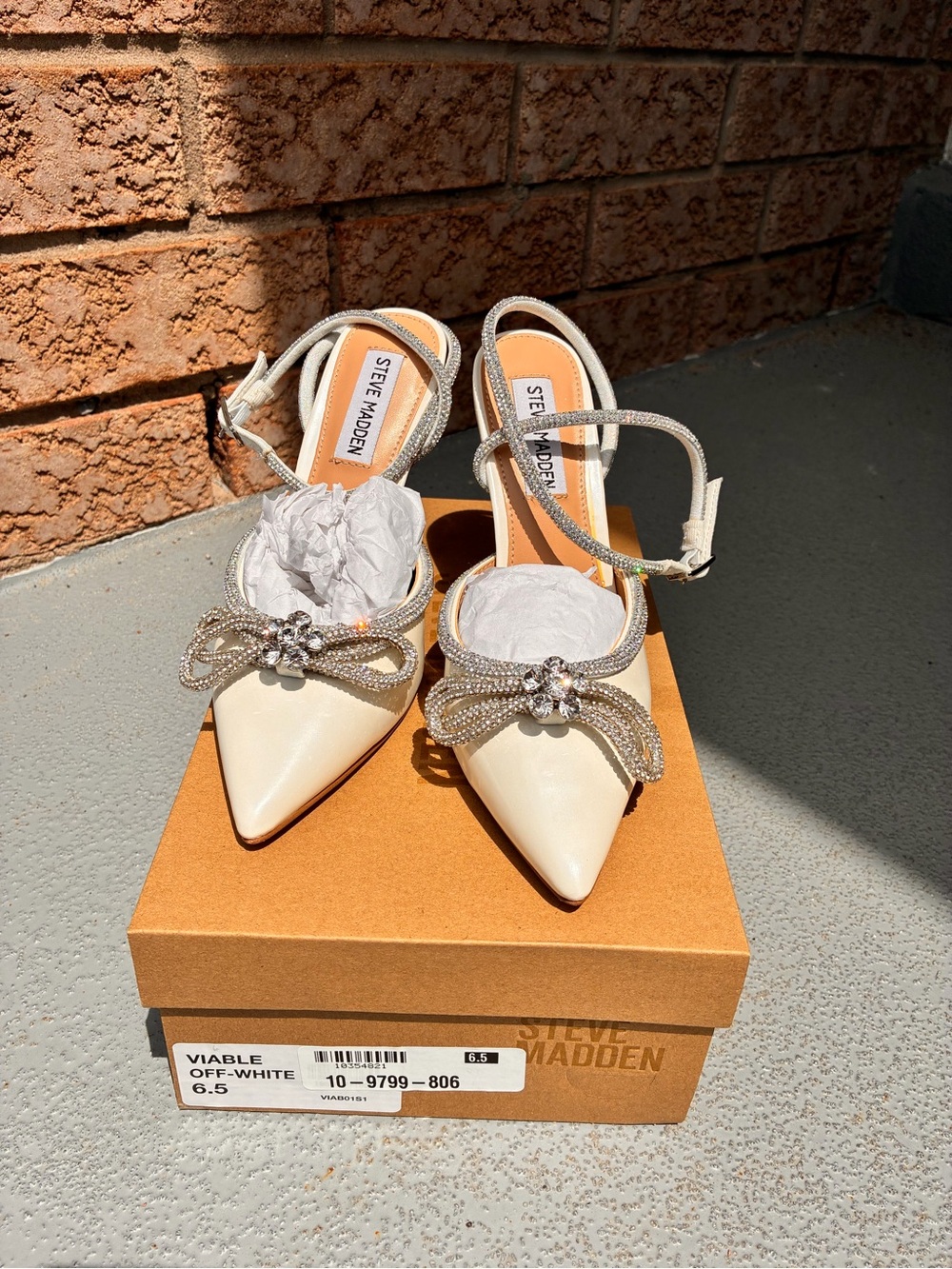 Off white Steve Madden 6.5 rinestone heels
